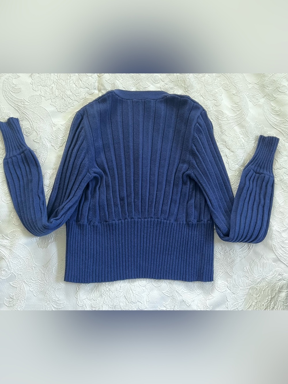 Aritzia Wilfred Plunge Front Cardigan in Classic Navy ✨ - Picture 5 of 7